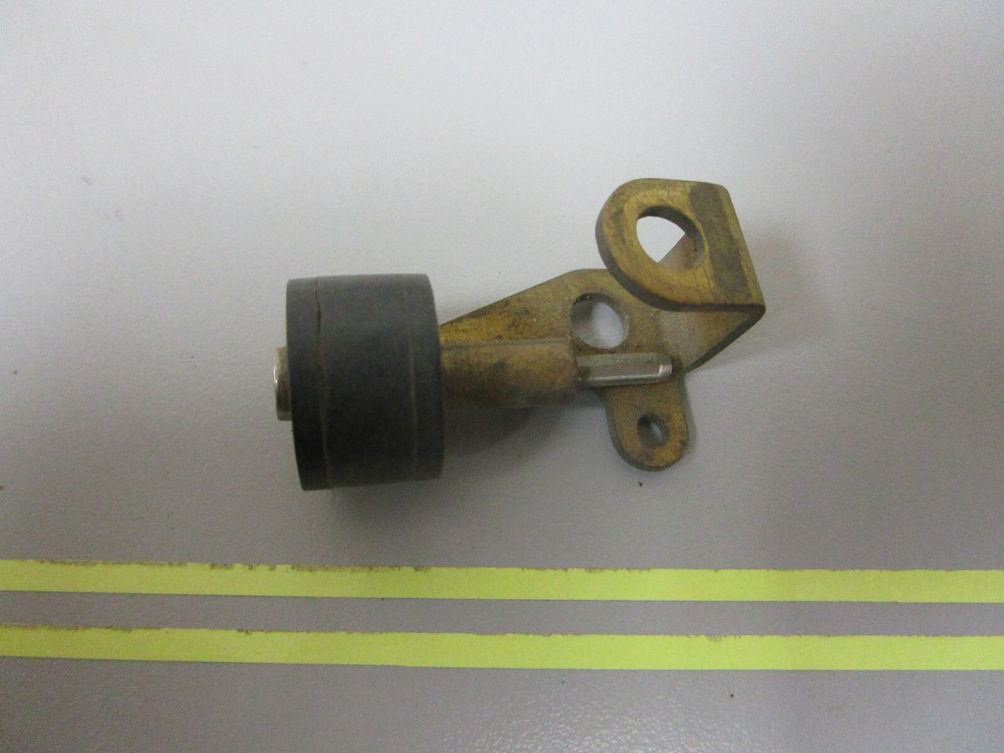 *NEW OEM* 0810 OMC Johnson Evinrude Cam Follower 376035 0376035