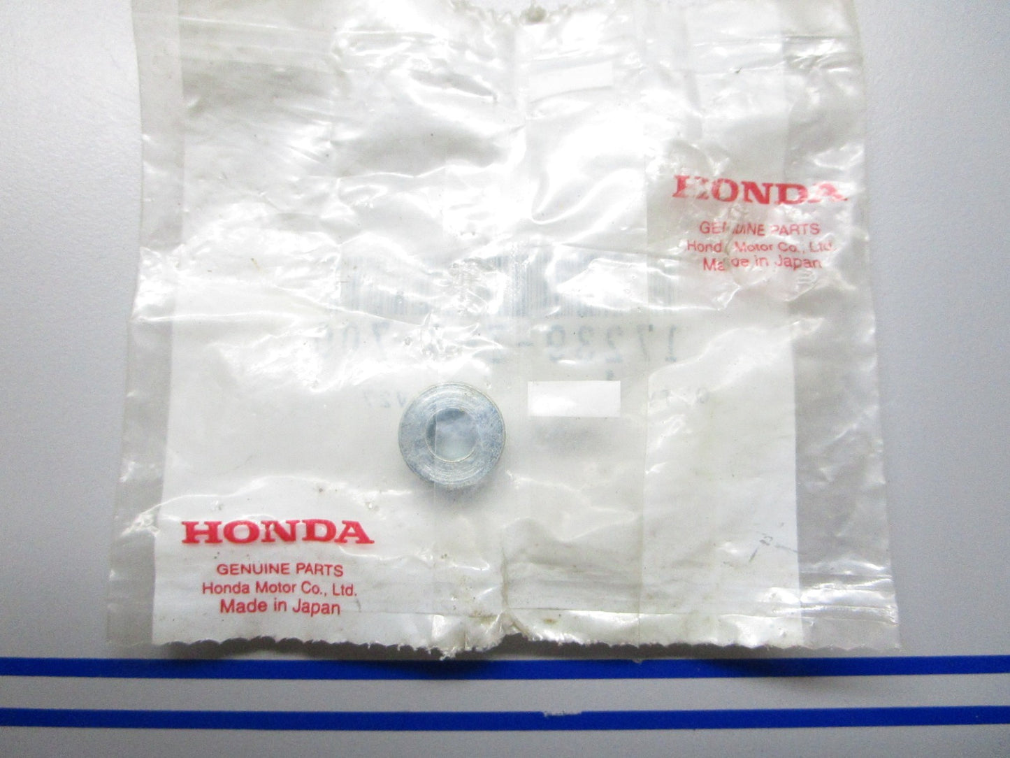 *NEW OEM* 0810 Honda Spacer 17239-ZE8-700