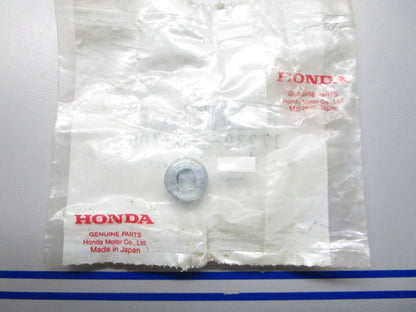 *NEW OEM* 0810 Honda Spacer 17239-ZE8-700