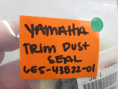 NEW OEM (LOT OF 3) 6E5-43822-01-00 Yamaha Trim Dust Seal 0810