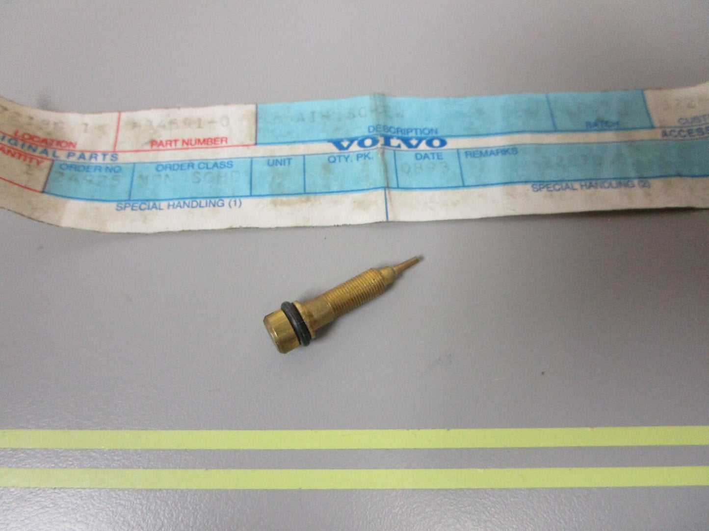 *NEW OEM* 0810 Volvo Penta Screw 834591