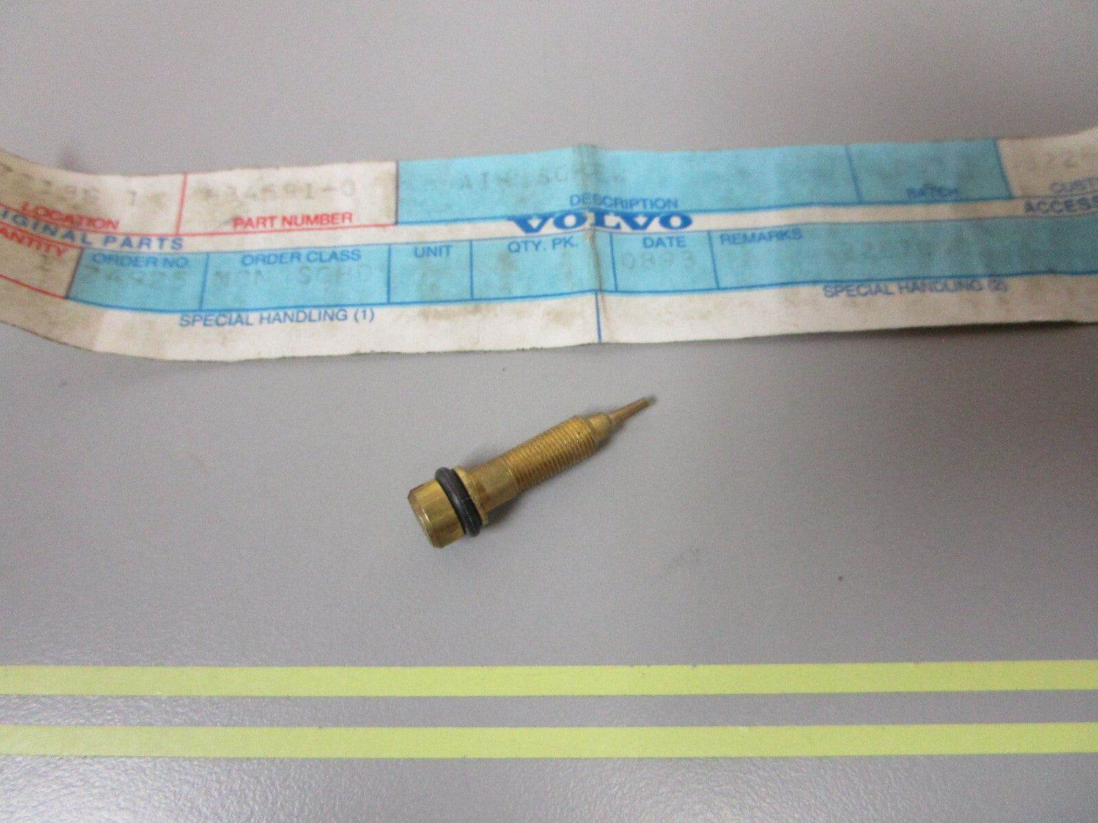 *NEW OEM* 0810 Volvo Penta Screw 834591