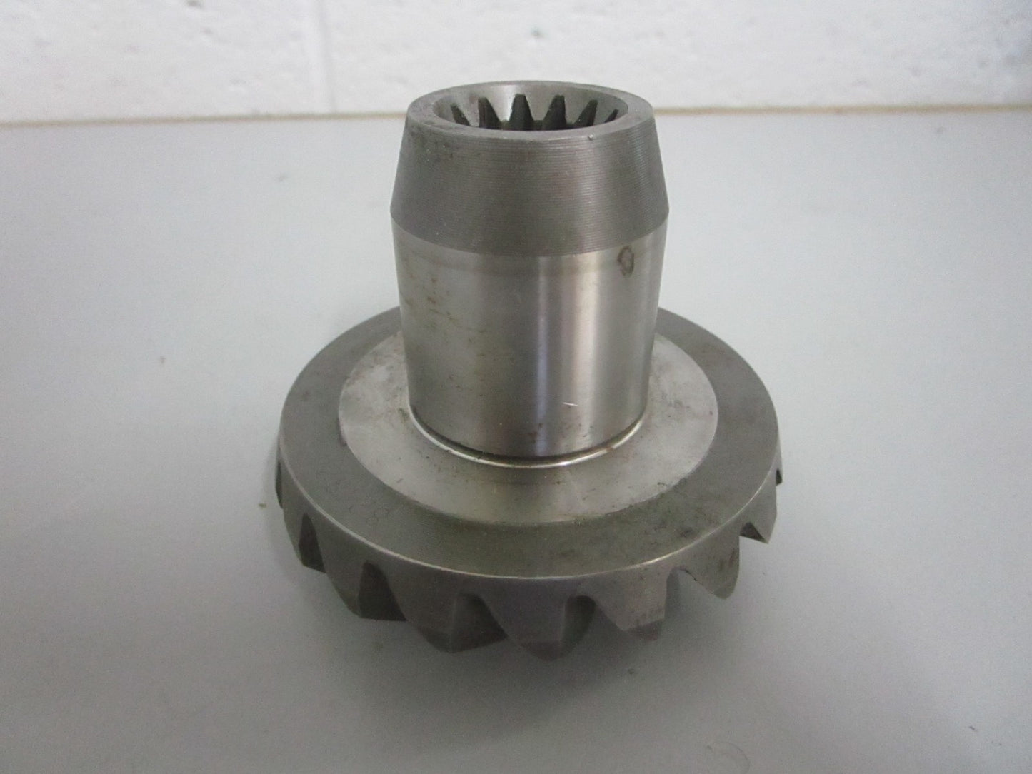 *NEW OEM* 0820 Mercury Quicksilver 19T Gear 821824