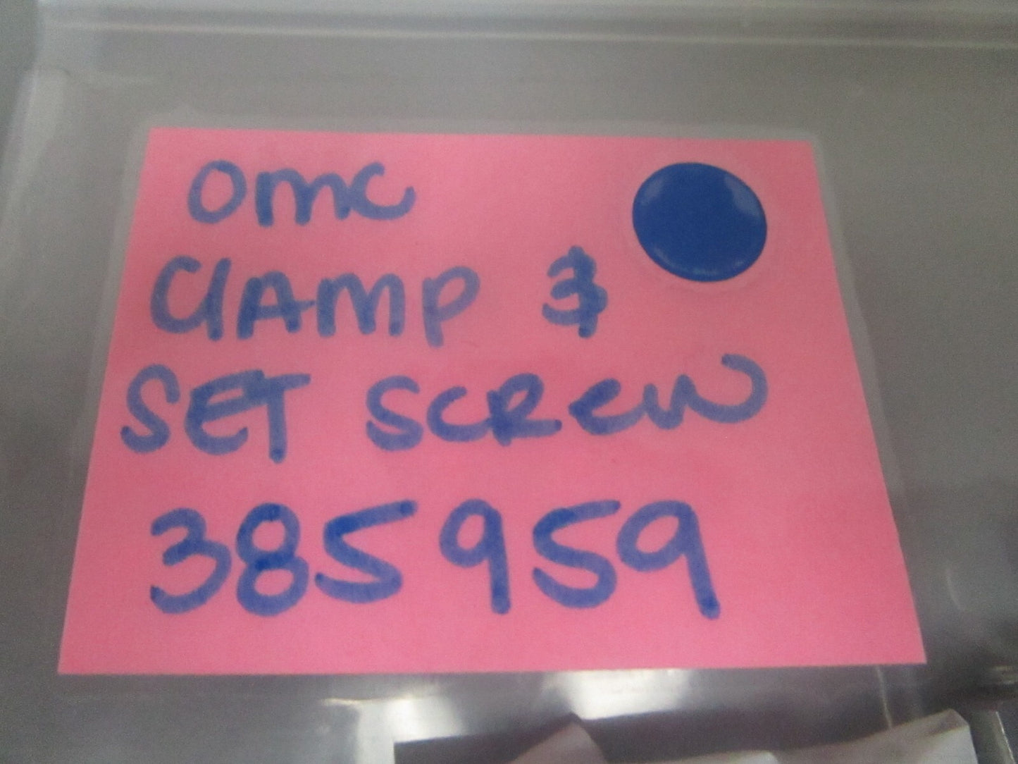 *NEW OEM* 0810 OMC Johnson Evinrude Clamp & Set Screw 385959 0385959