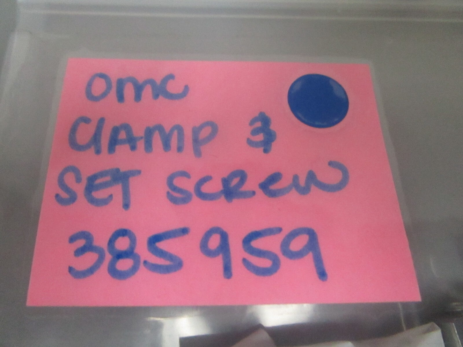 *NEW OEM* 0810 OMC Johnson Evinrude Clamp & Set Screw 385959 0385959