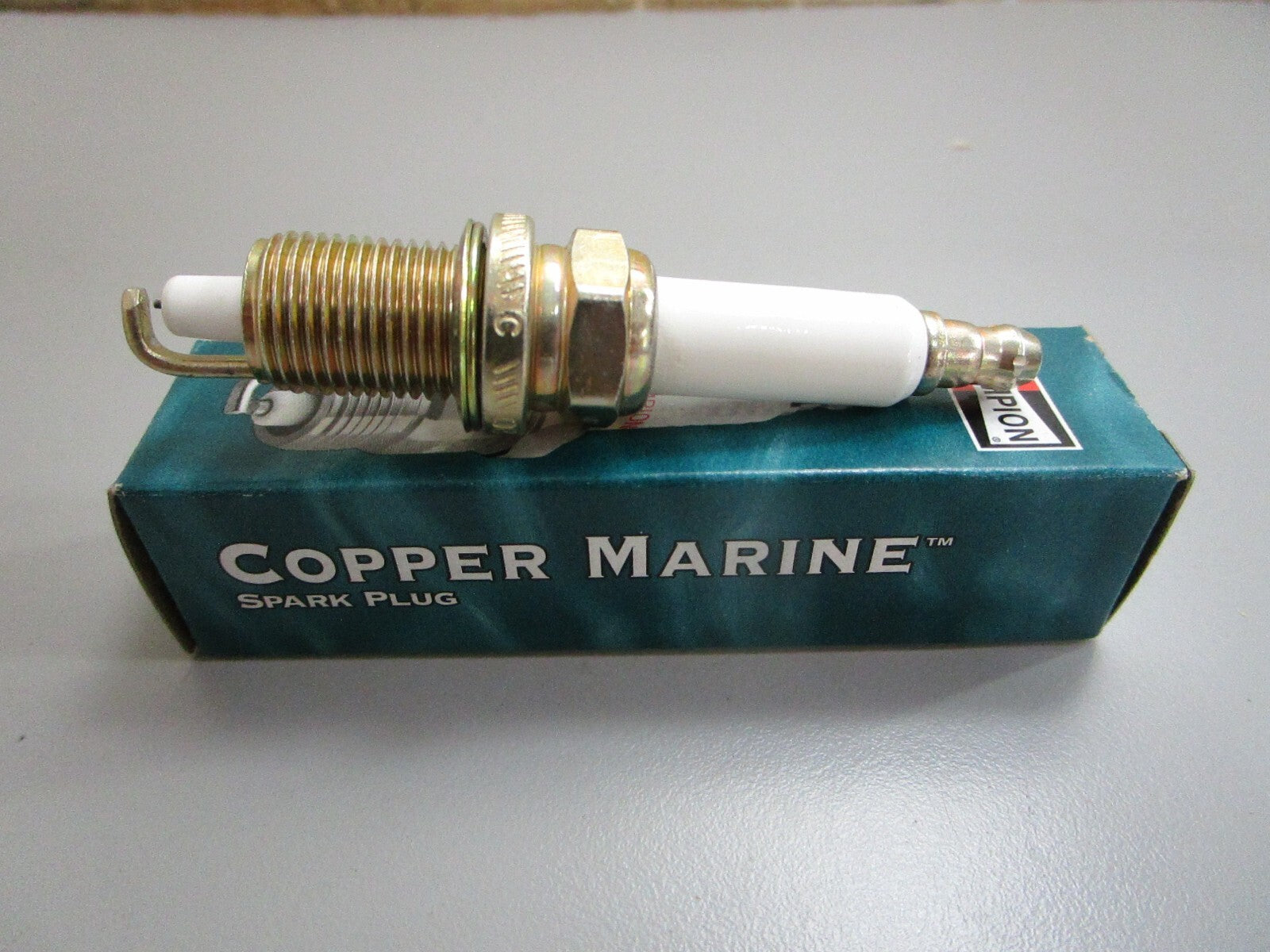 *NEW* 0820 Champion Spark Plug QC10WEPI 5010808