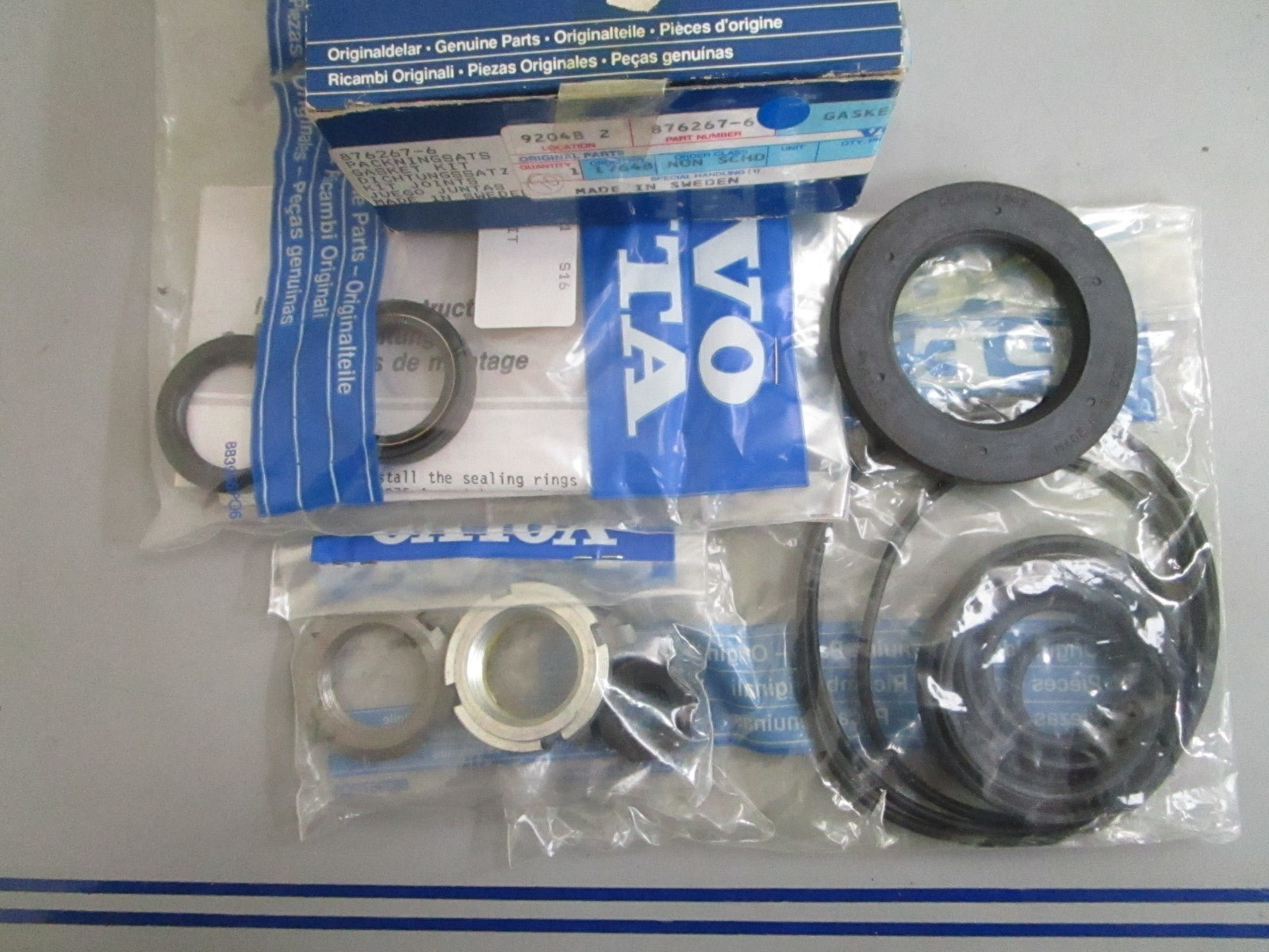 *NEW OEM* 0820 Volvo Penta Gasket Kit 876267