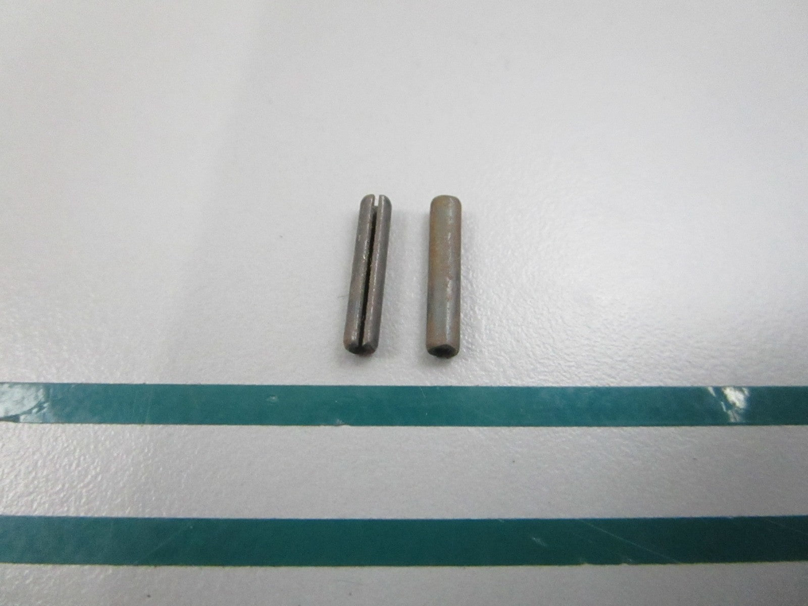 NEW OEM (LOT OF 2) 307901 0307901 OMC Johnson Evinrude Pin 0810