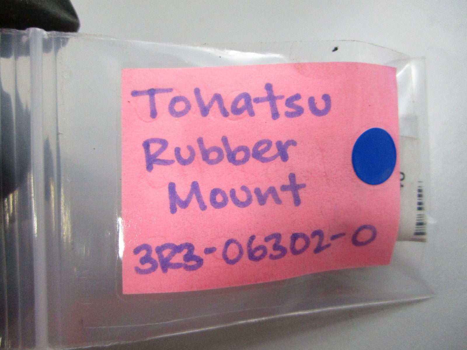 NEW OEM 3R3-06302-0 3R3063020 Tohatsu Rubber Mount 0810