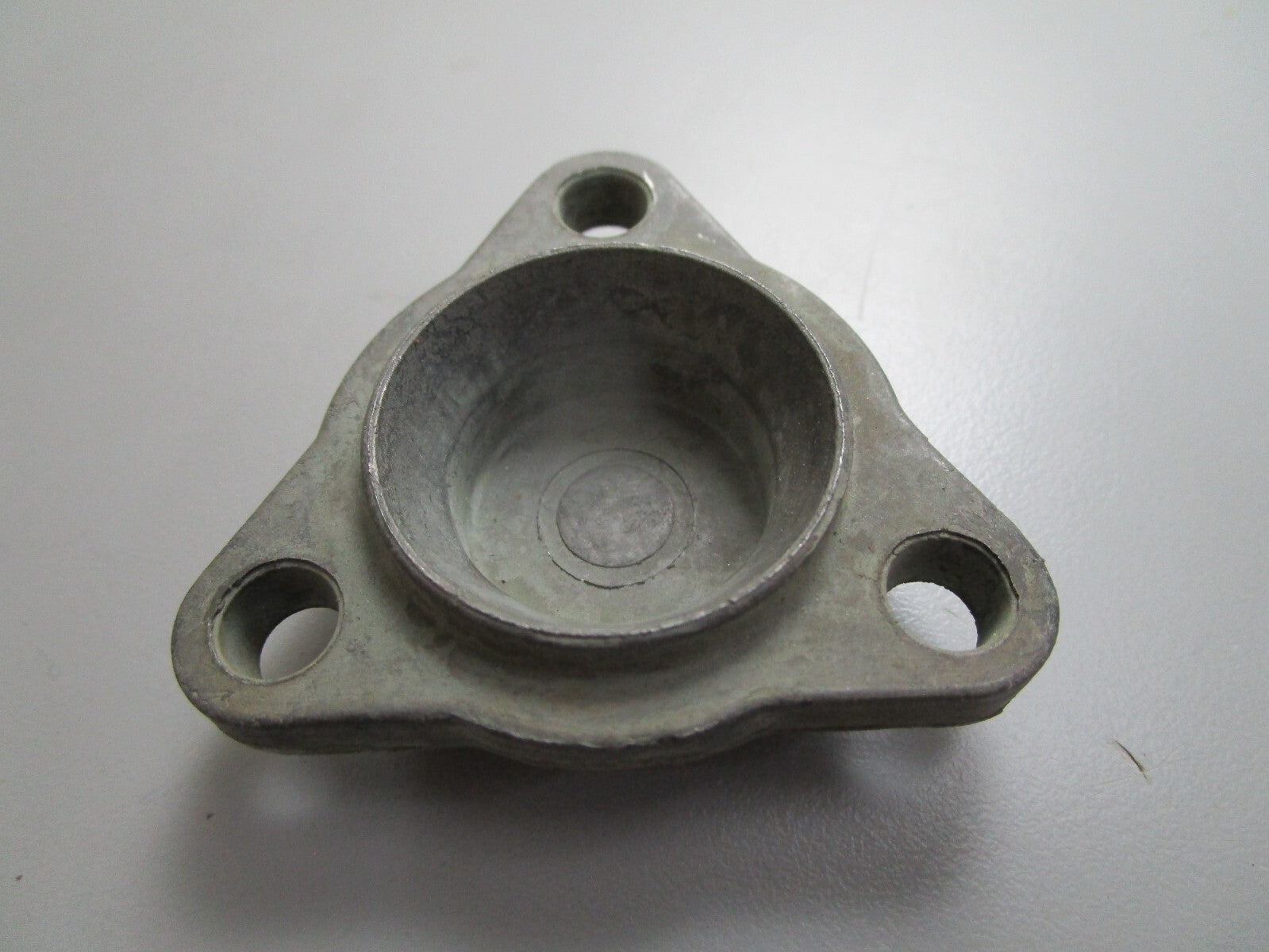 *NEW OEM* 0820 OMC Johnson Evinrude Thermostat Cover 331189 0331189
