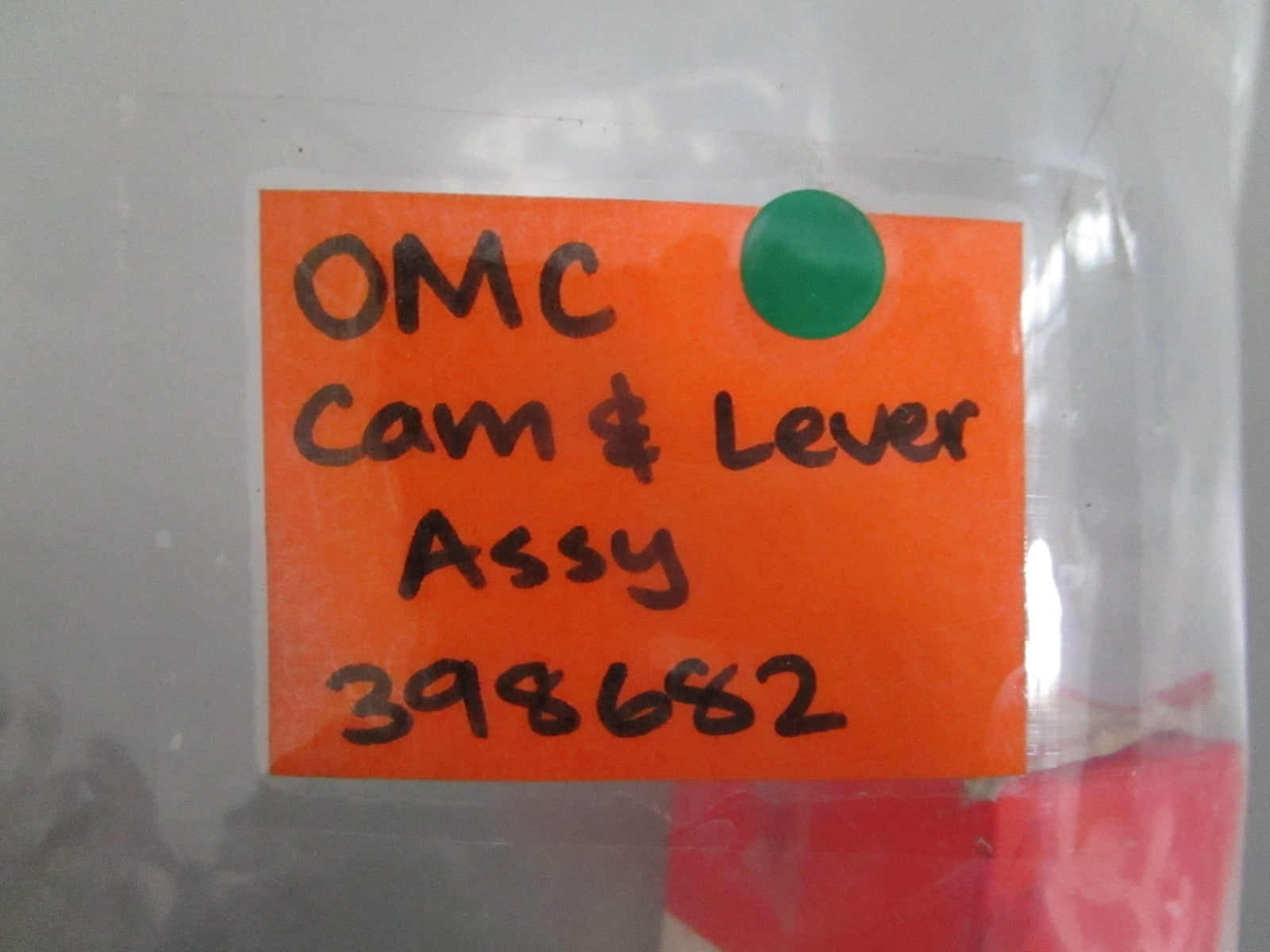 NEW OEM 398682 0398682 OMC Johnson Evinrude Cam & Lever Assy 0820