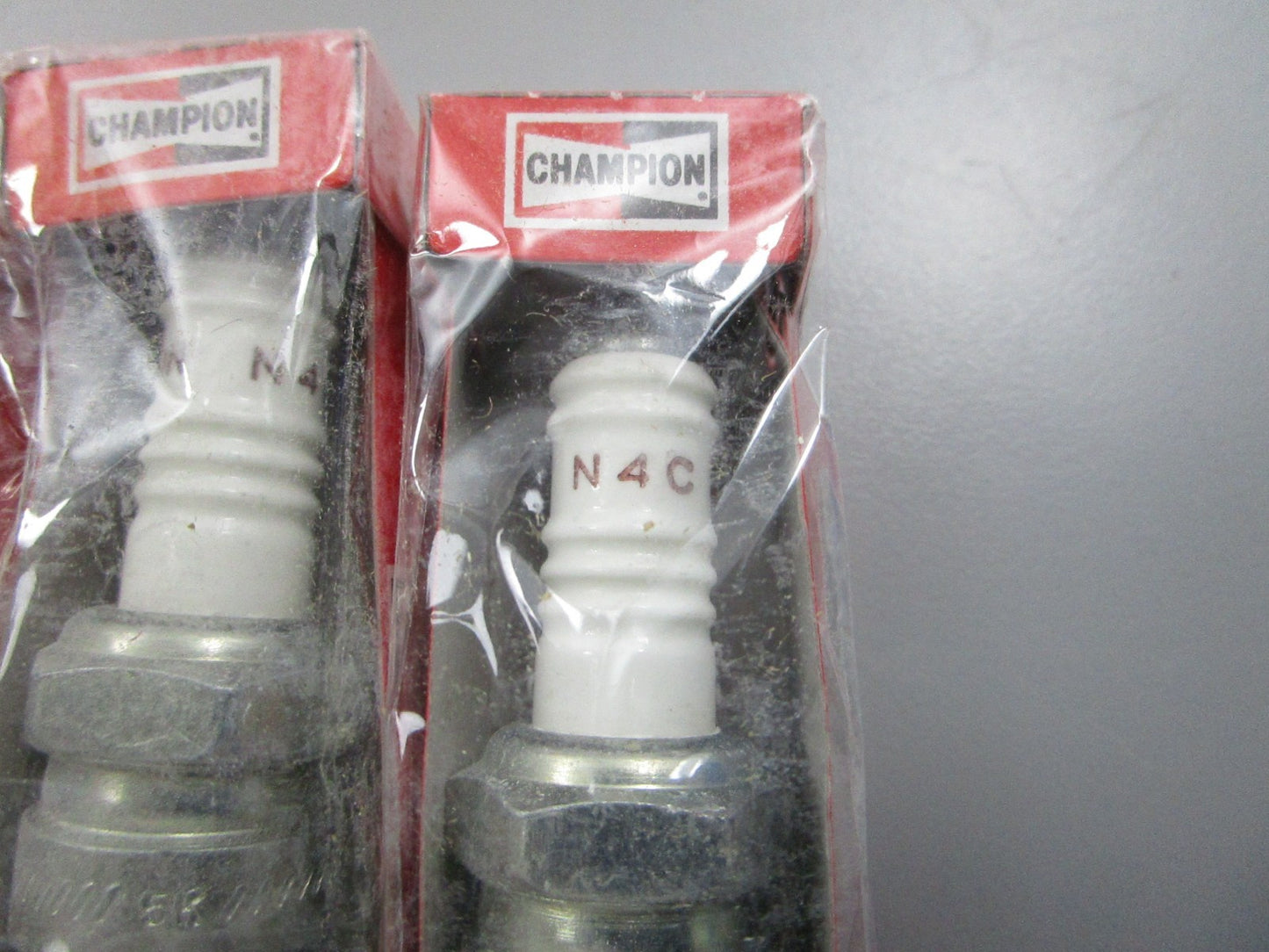 NEW (LOT OF 4) N4C Champion Spark Plug 0810