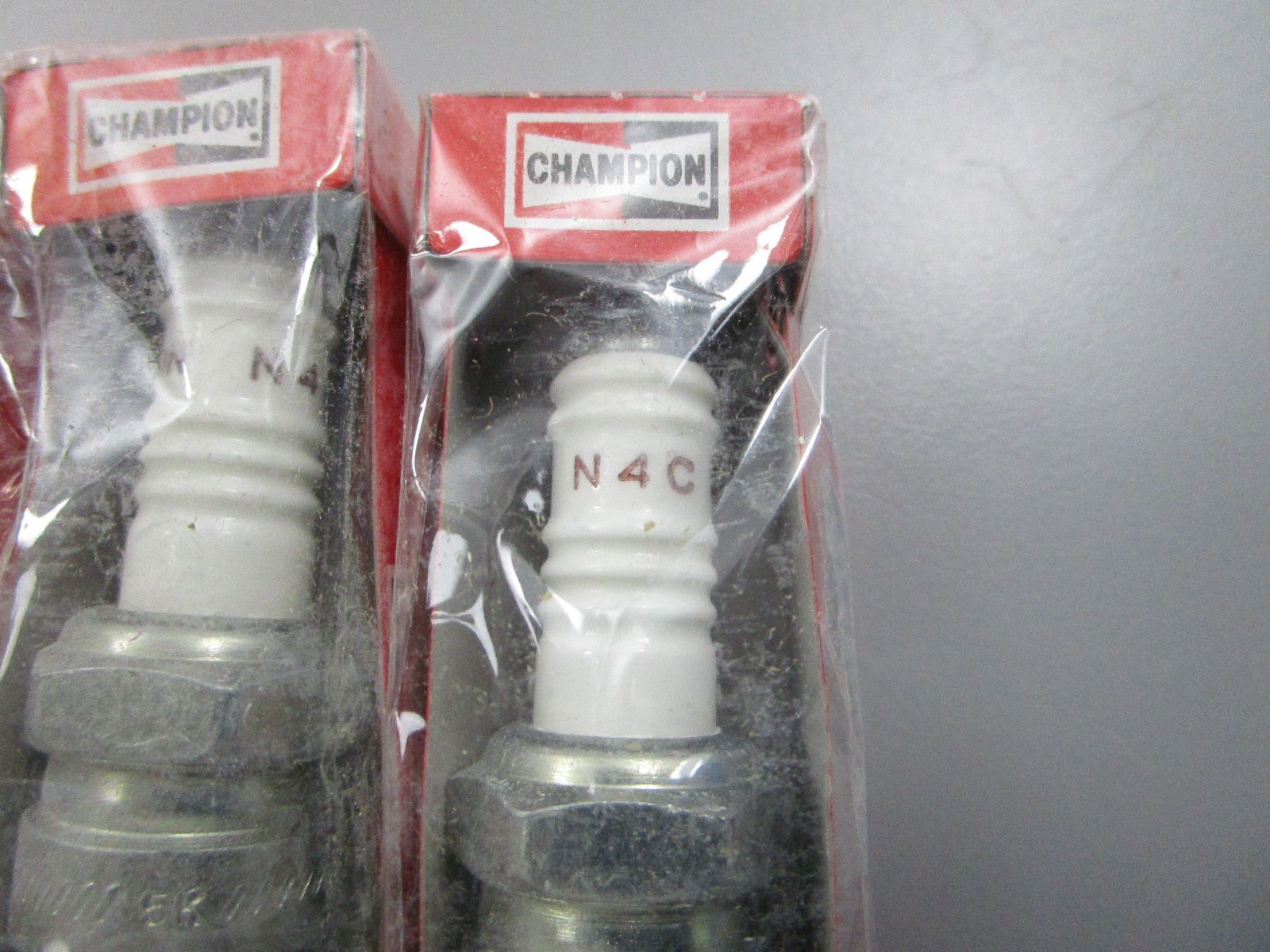 NEW (LOT OF 4) N4C Champion Spark Plug 0810
