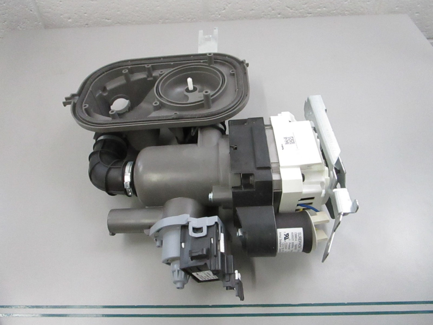 NEW OEM W11416362 Whirlpool Pump & Motor Assembly 0810