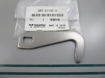 NEW OEM 3R3-67142-0 3R3671420 Tohatsu Cover Hook 0810