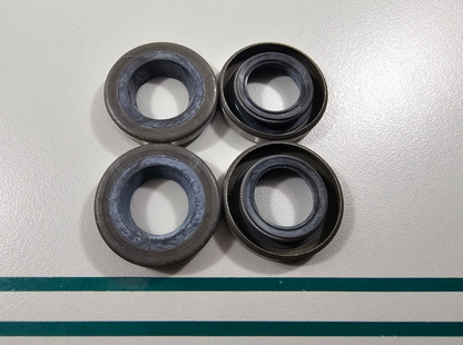 NEW OEM (LOT OF 4) 330327 0330327 OMC Johnson Evinrude Oil Retainer 0810