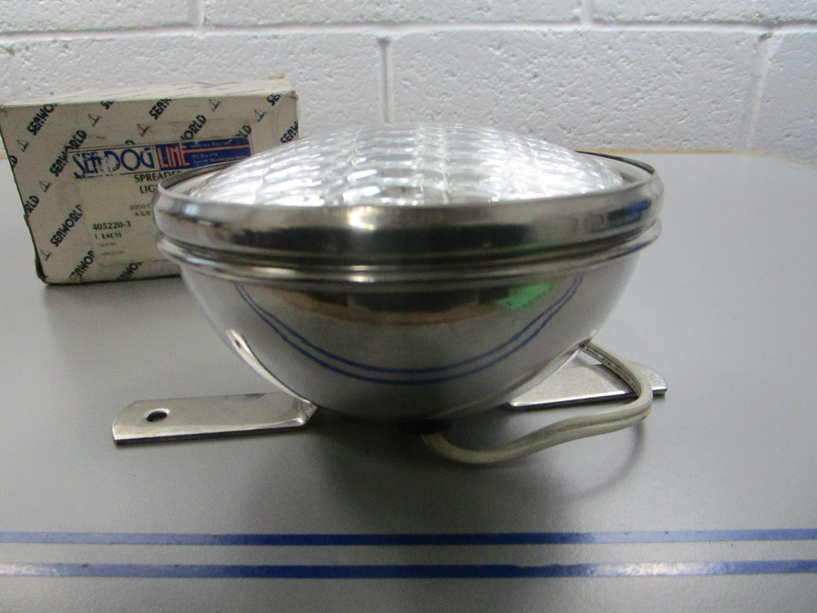 NEW 405220-3 Sea-Dog Spreader SS Light 0810