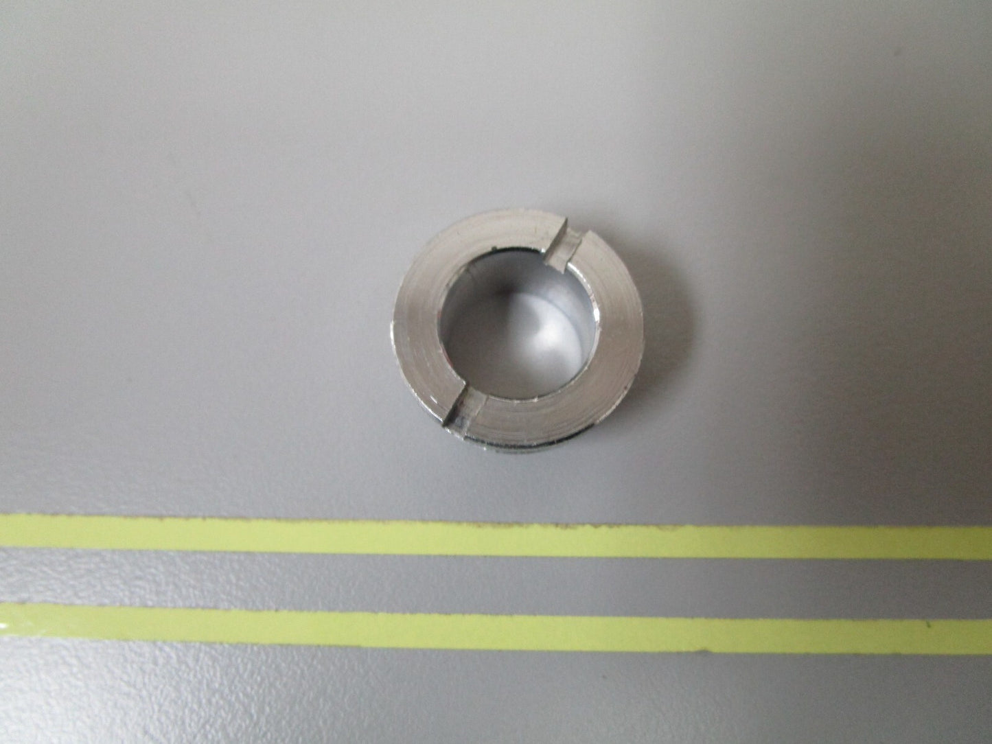 *NEW OEM* 0810 Volvo Penta Bushing 814640