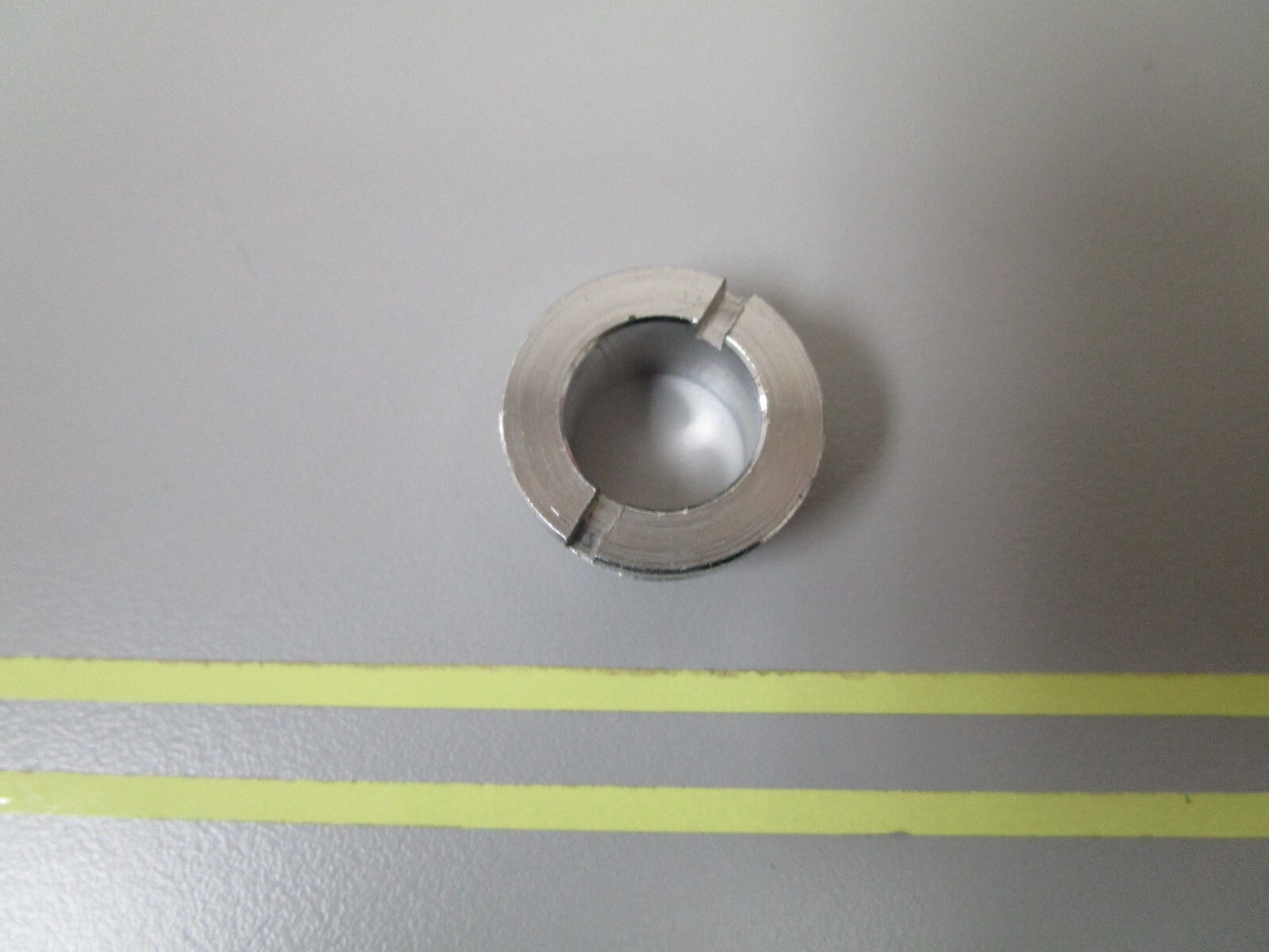 *NEW OEM* 0810 Volvo Penta Bushing 814640