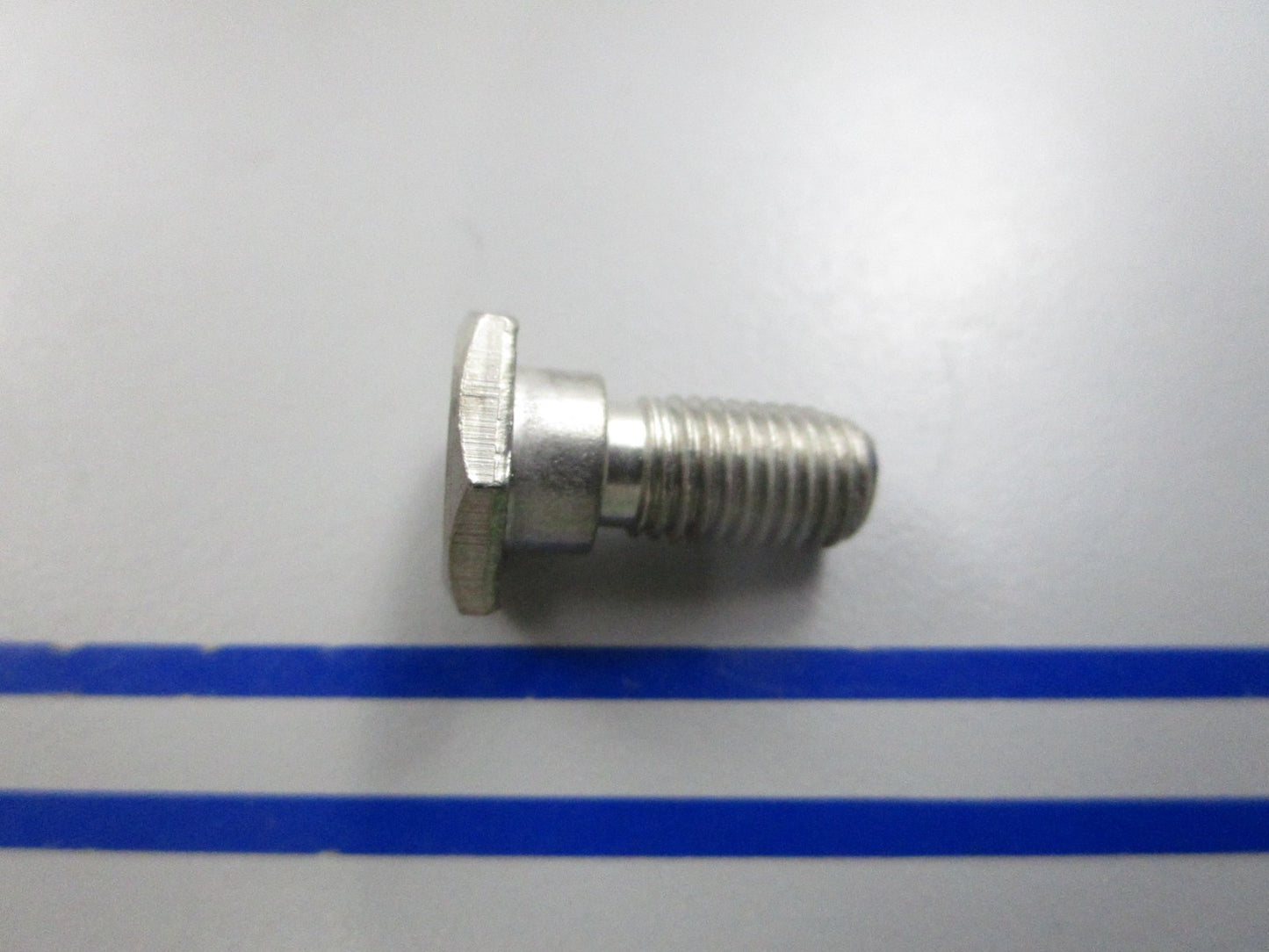 NEW OEM 10-784951 Mercury Quicksilver Screw 0810