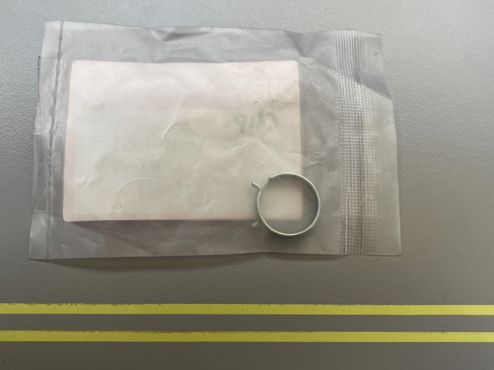 *NEW OEM* 0810 Honda Clip 90651-VD6-901