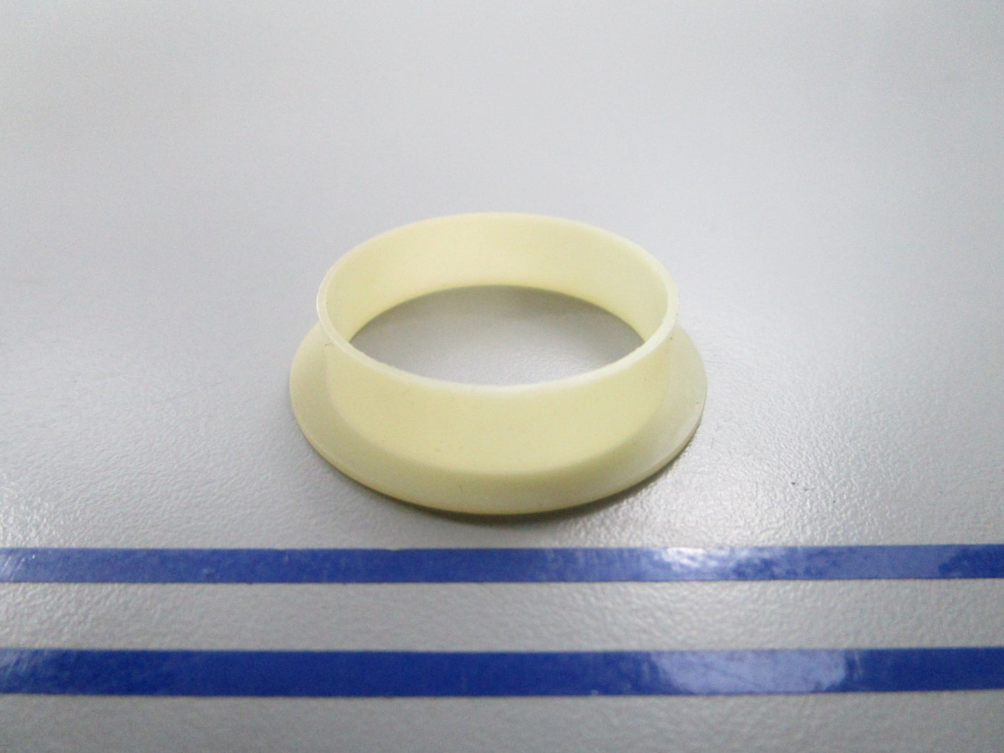 NEW OEM 311256 0311256 OMC Johnson Evinrude Bushing 0810