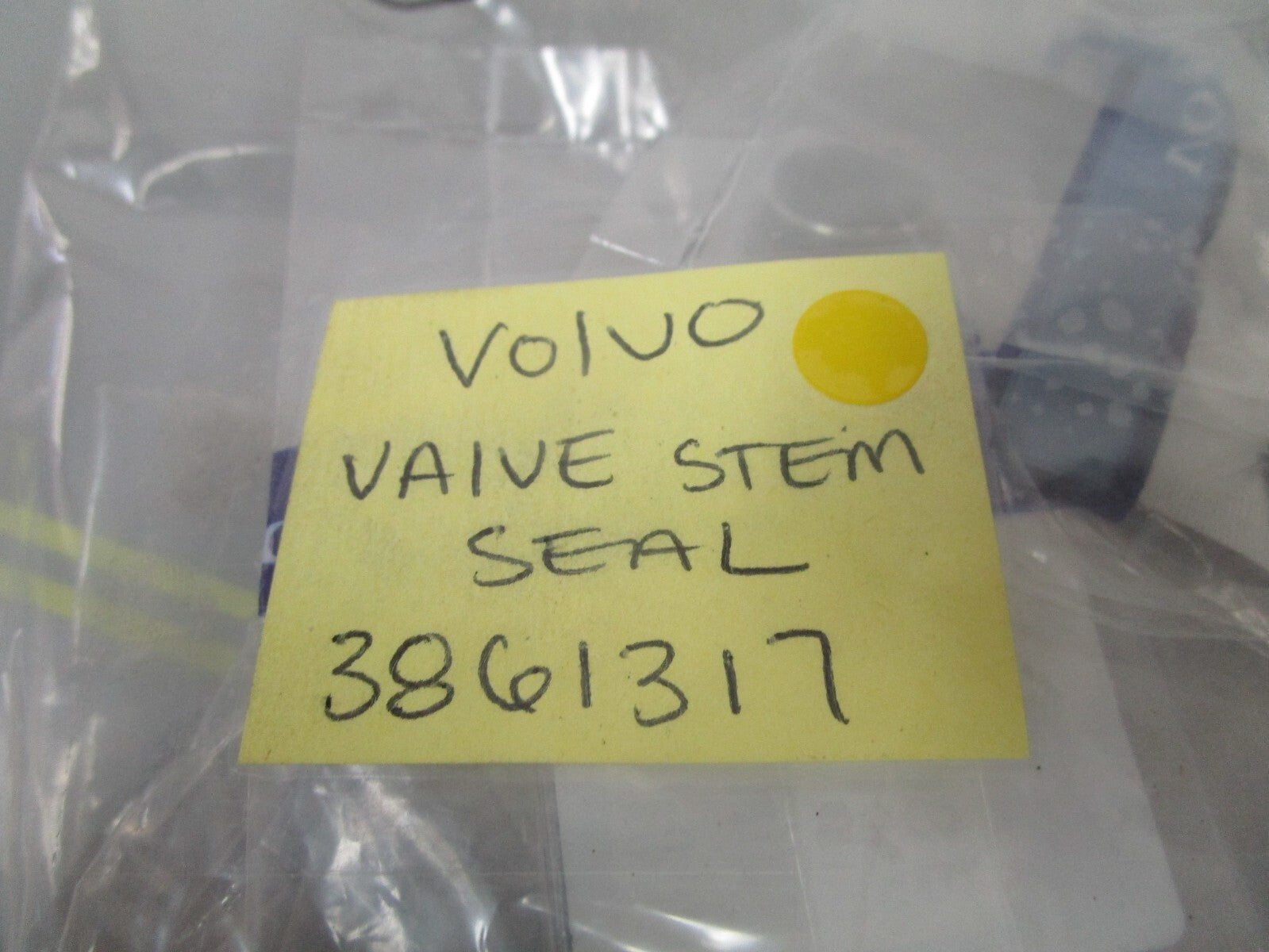 *NEW OEM* 0720 Volvo Penta Valve Stem Seal 3861317