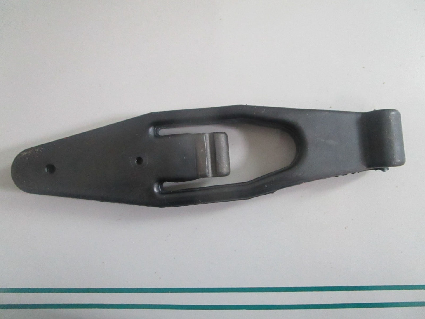 NEW L56-0001 Paccar Hood Latch For: Peterbilt 0820