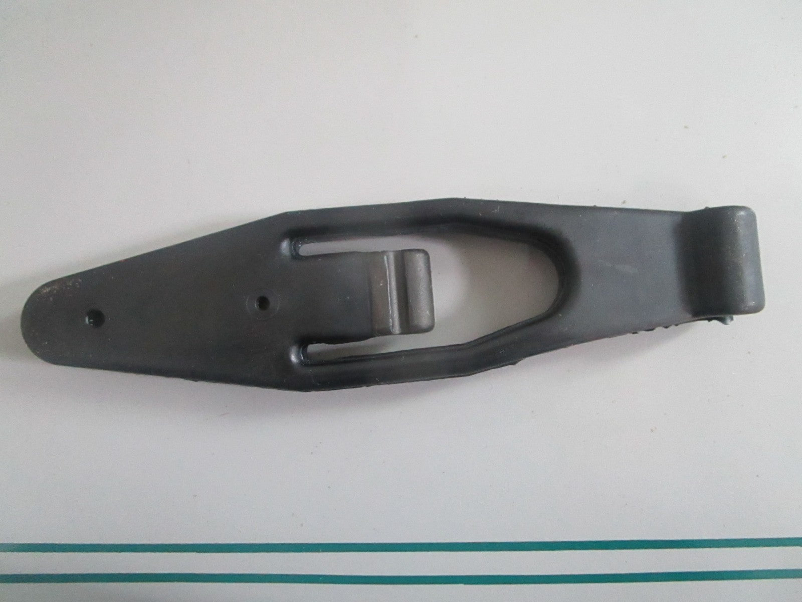 NEW L56-0001 Paccar Hood Latch For: Peterbilt 0820