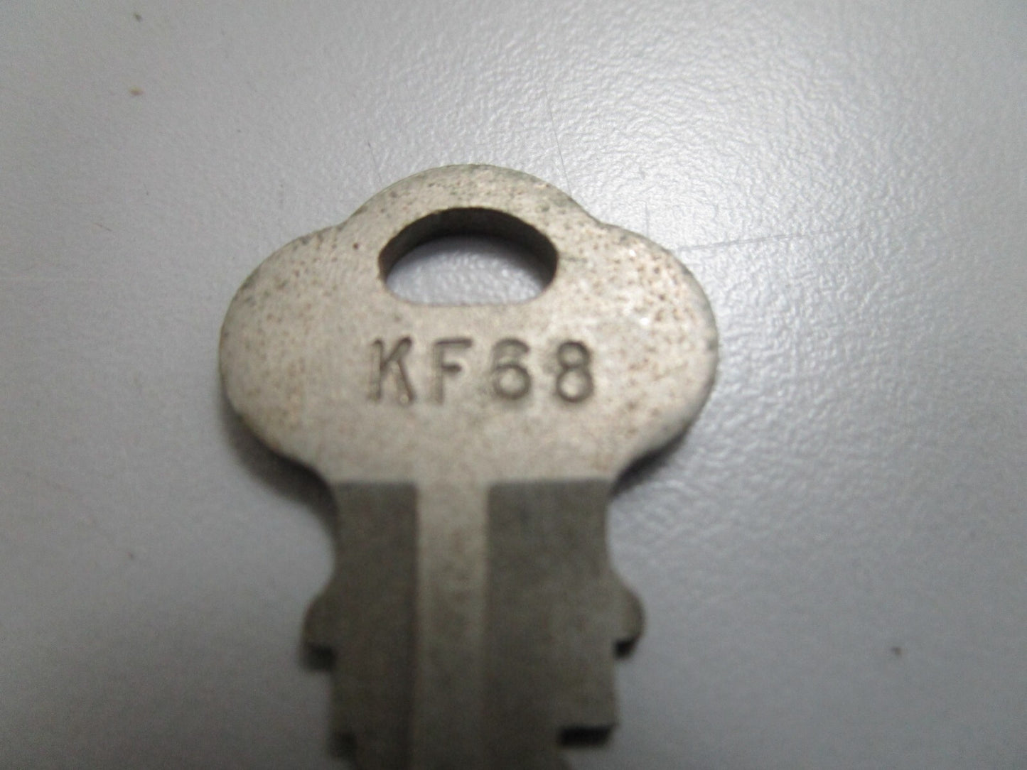 *NEW OEM* 0810 OMC Johnson Evinrude Ignition Key KF68 501583 0501583