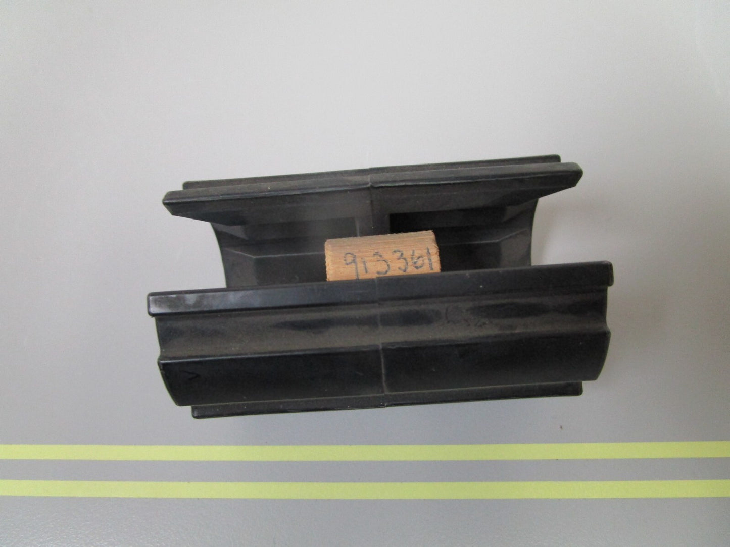 *NEW OEM* 0810 OMC Johnson Evinrude Spacer 913361 0913361