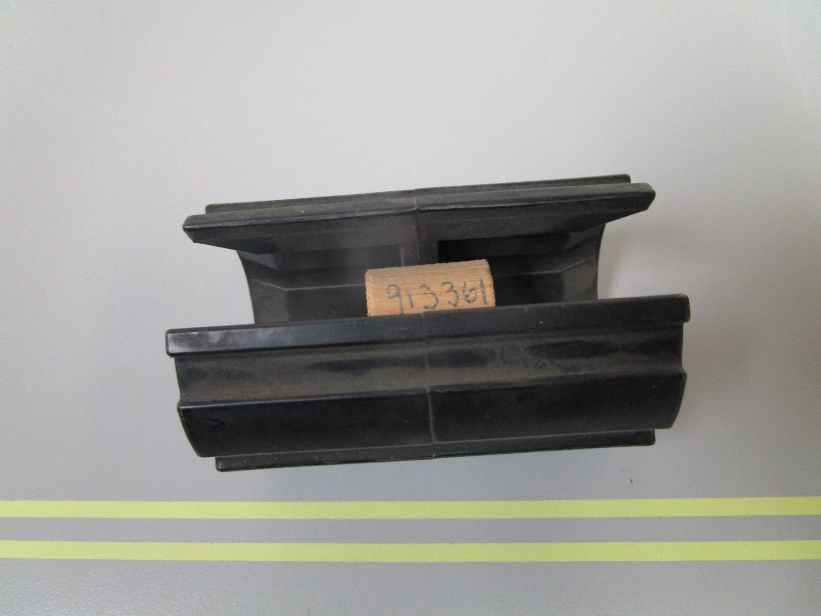 *NEW OEM* 0810 OMC Johnson Evinrude Spacer 913361 0913361