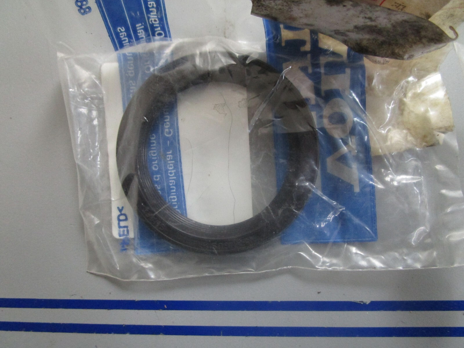 *NEW OEM* 0810 Volvo Penta Sealing Ring 859659