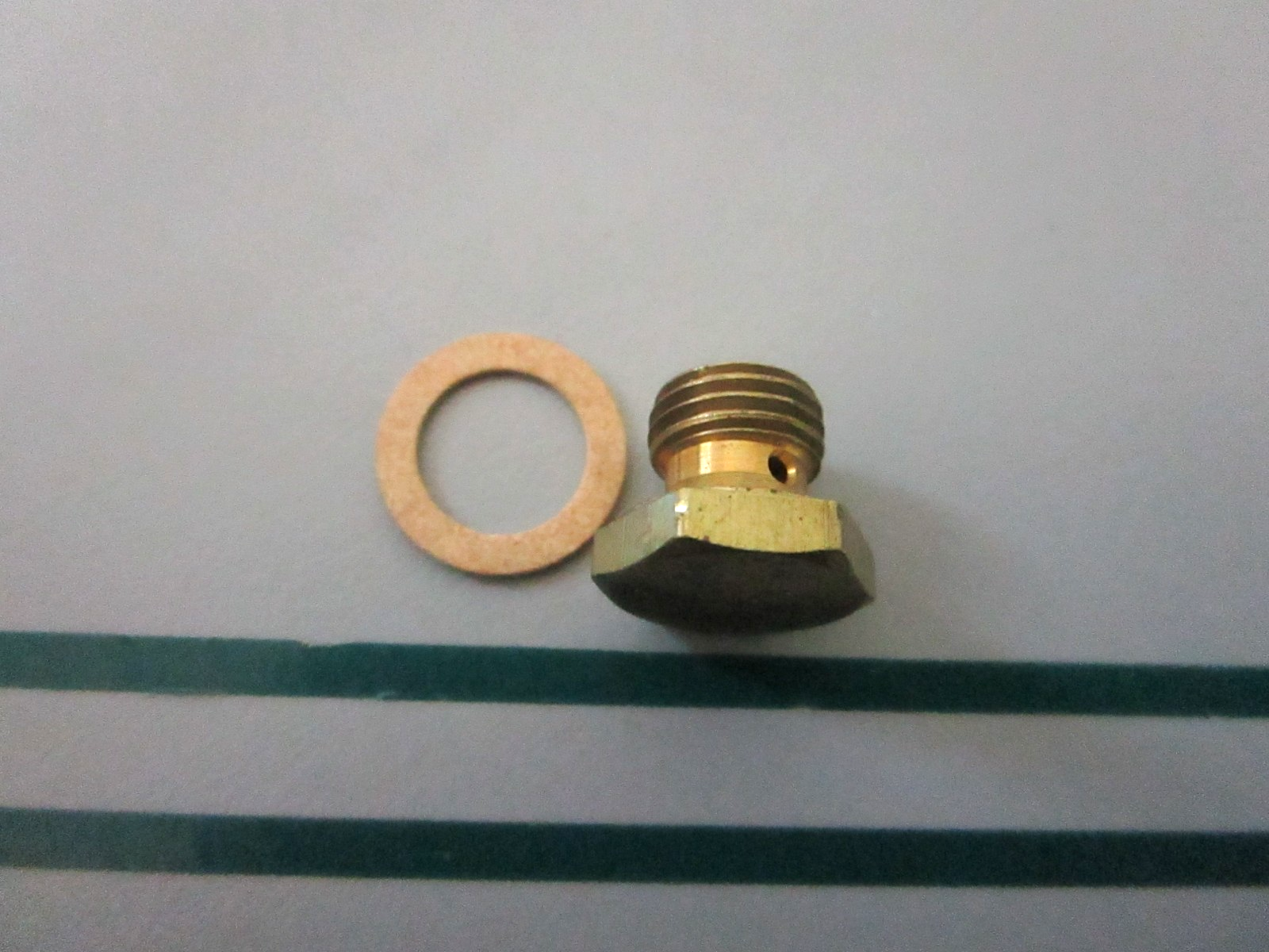 NEW OEM 493763 Briggs & Stratton Fuel Bowl Screw Kit 0810
