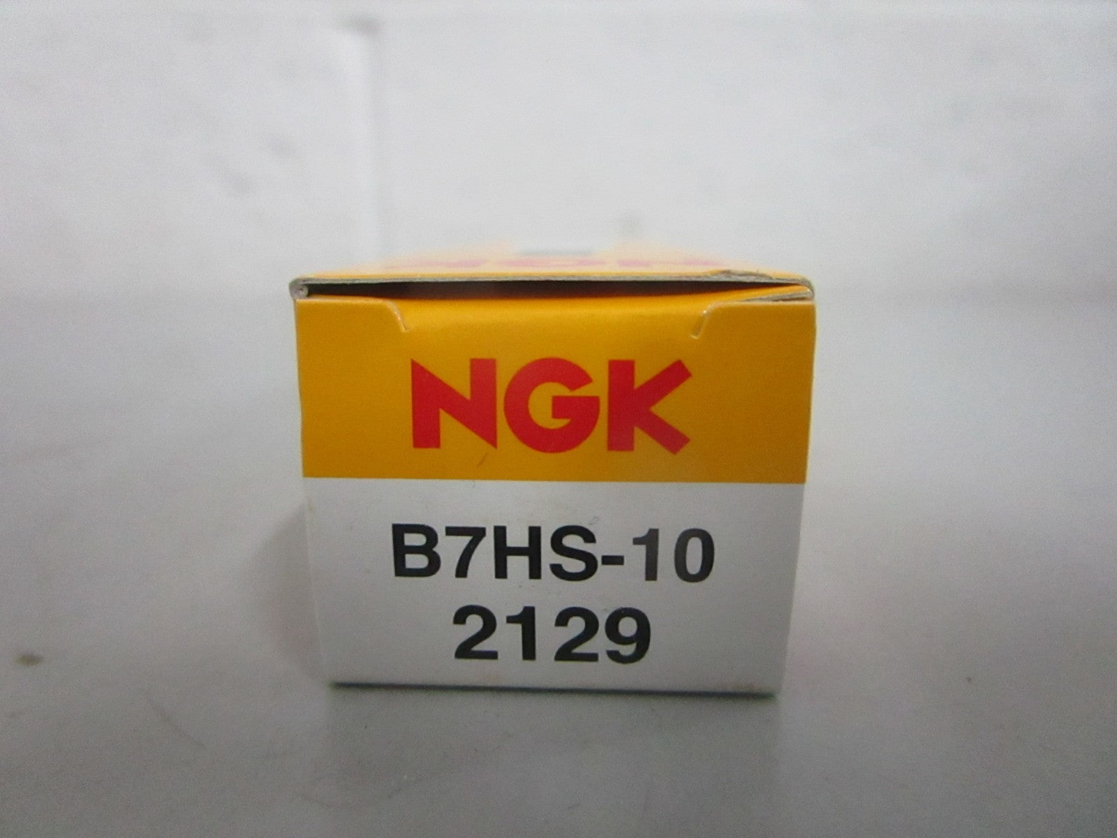 NEW OEM (LOT OF 8) B7HS-10 NGK Spark Plug 0820