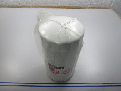NEW OEM LF3972 Fleetguard Lube Filter 0810
