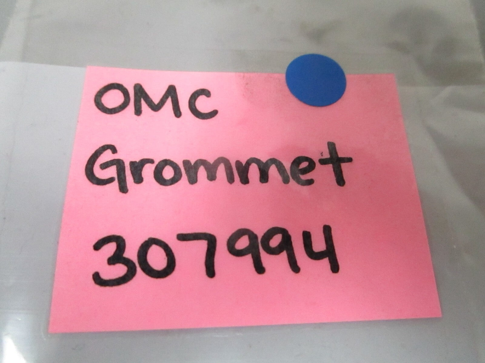 *NEW OEM* 0810 OMC Johnson Evinrude Grommet 307994 0307994