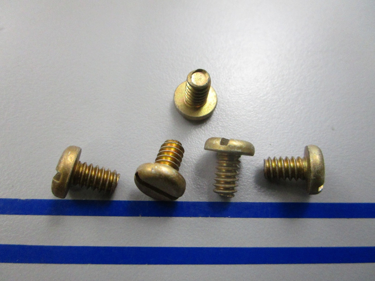 NEW OEM (LOT OF 5) 303212 0303212 OMC Johnson Evinrude  Screw 0810