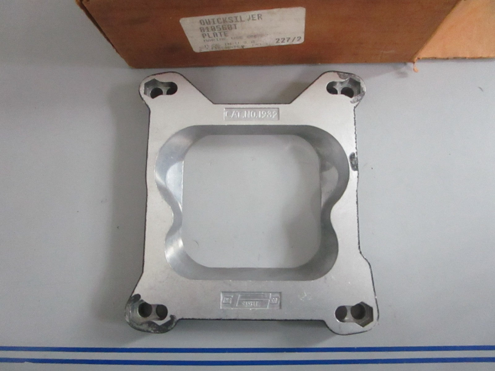 NEW OEM 818568T Mercury Quicksilver Carburetor Spacer Plate 0820