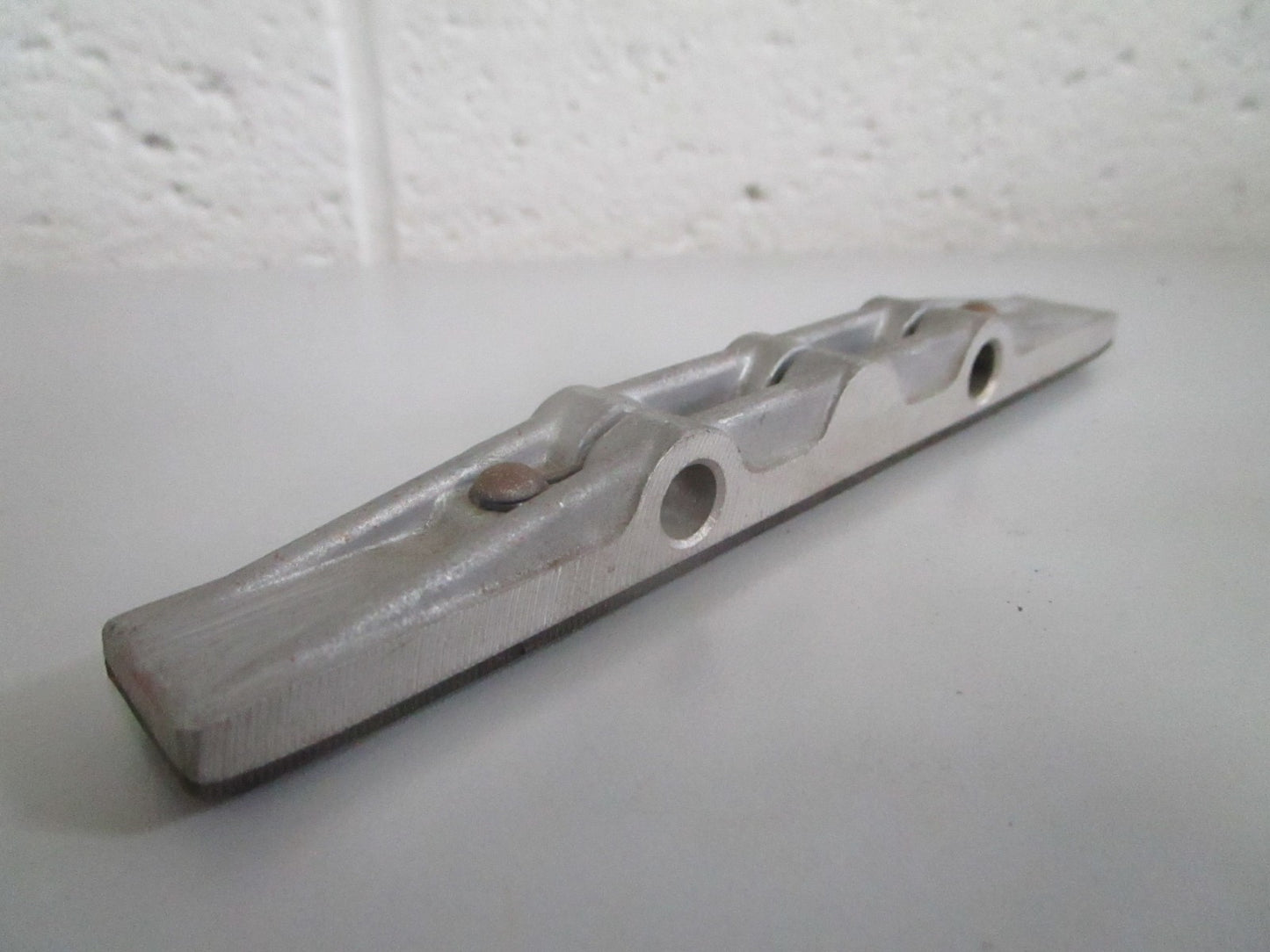 NEW OEM 1800501416 Mercedes-Benz Timing Chain Guide Rail 0820