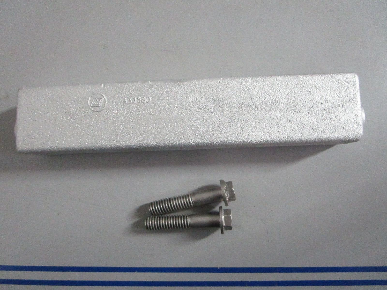 NEW OEM 433580 0433580 OMC Johnson Evinrude Anode Ay 0820