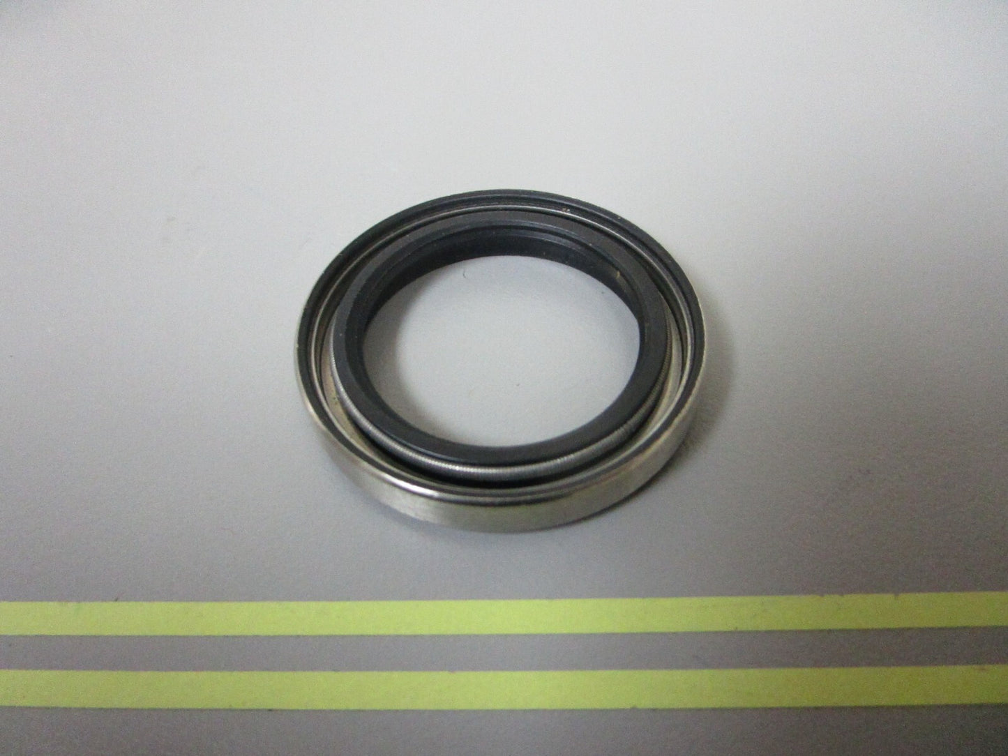 *NEW OEM* 0810 OMC Johnson Evinrude Seal 320862 0320862