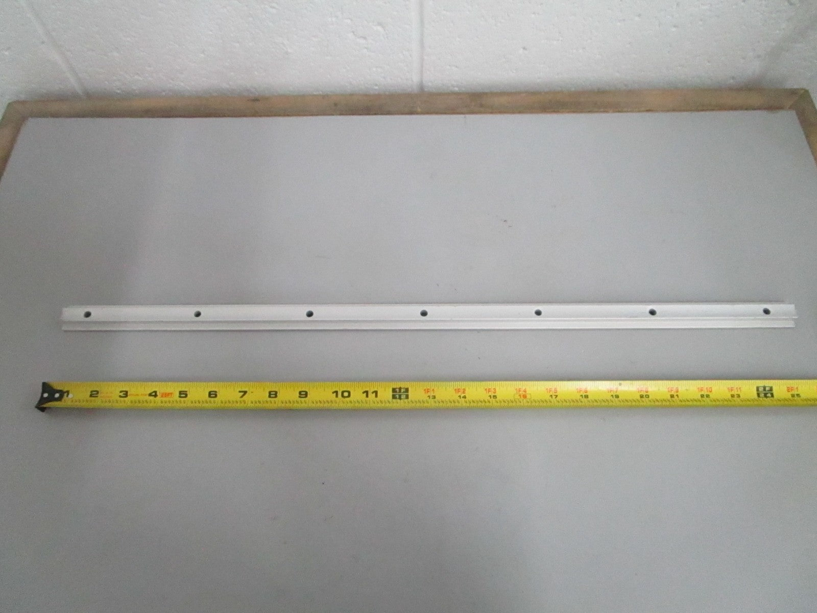 *NEW* 0820 T-Track 1" x 26" Bar Rail 24202