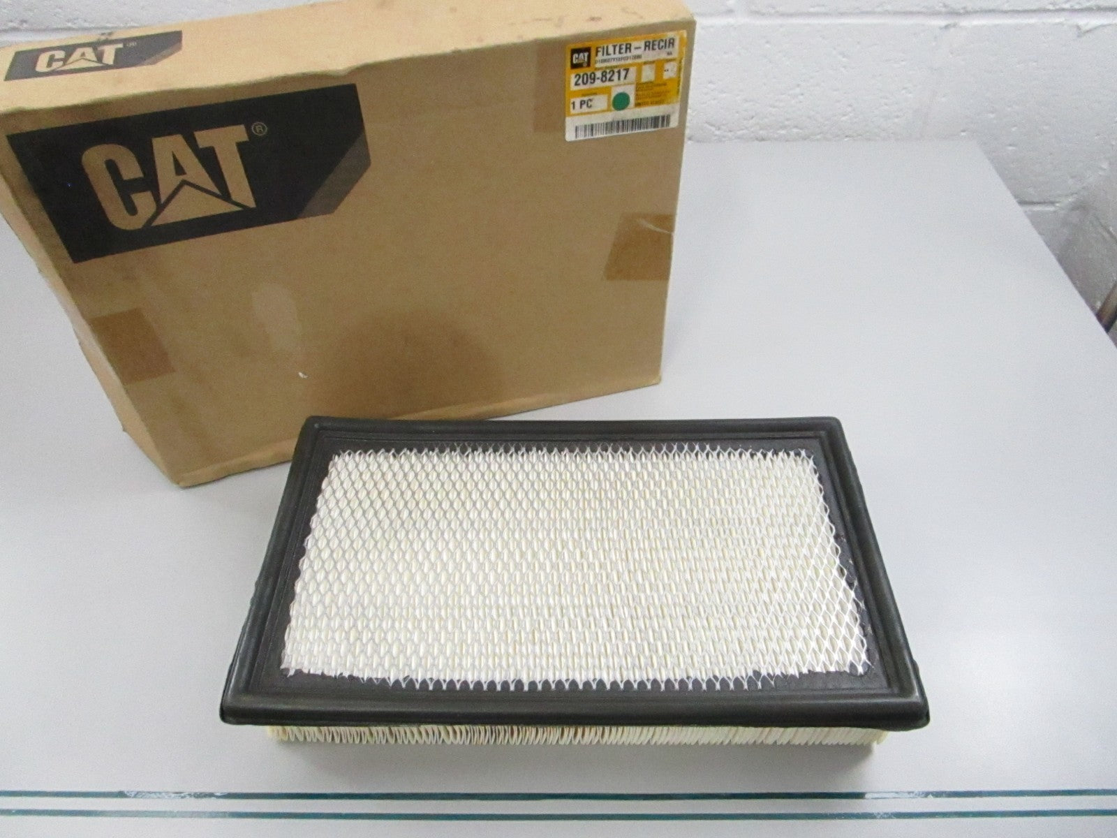 CAT NEW OEM Cab Air Filter 209-8217 Std Efficiency D6K D7E D8T D9T NOS 0810
