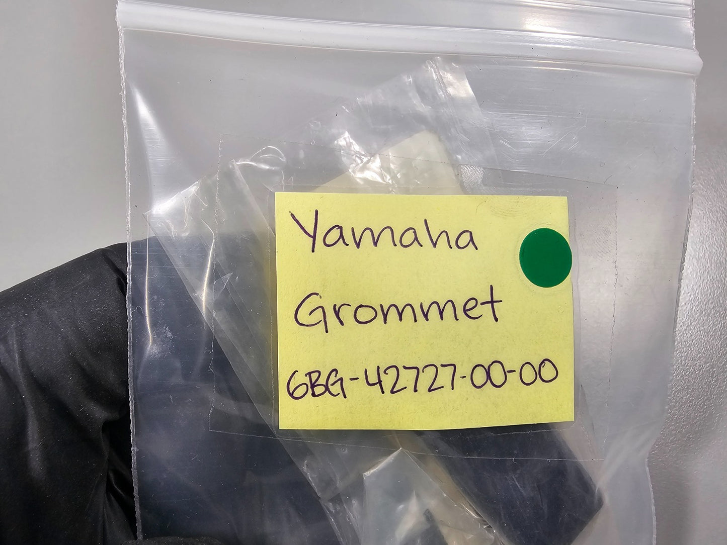 NEW OEM 6BG-42727-00-00 Yamaha Grommet 0810