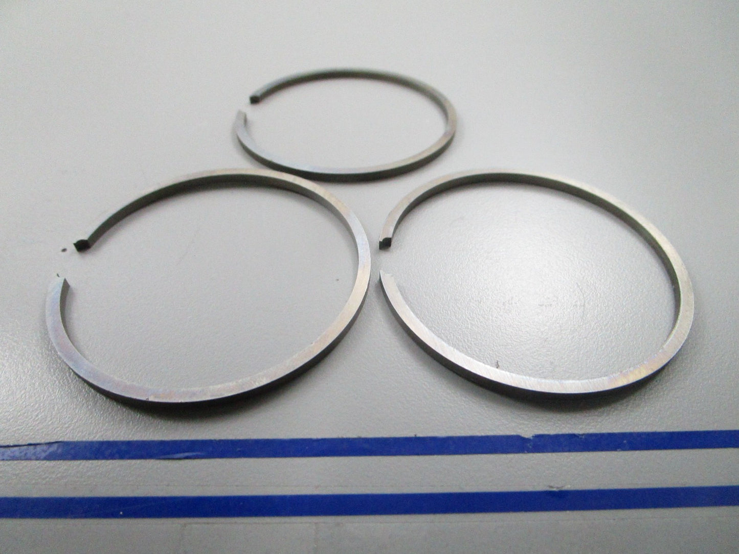 *NEW OEM* 0810 OMC Johnson Evinrude 3 Piston Ring Set 384073 0384073