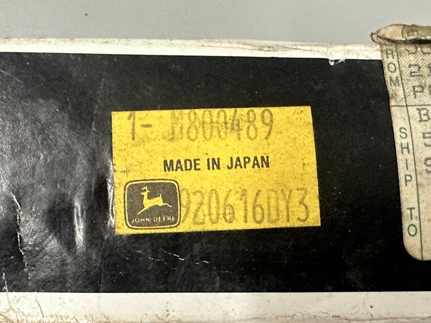 OEM JOHN DEERE M800489 Strainer 0700