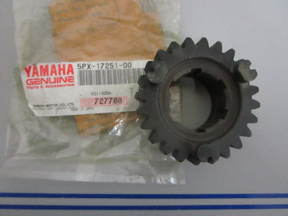 NEW OEM 5PX-17251-00-00 Yamaha 24T 5th Wheel Gear 0820
