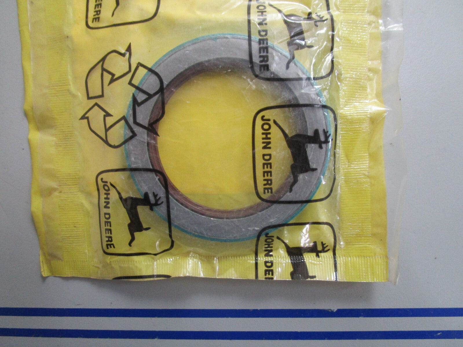 *NEW OEM* 0820 John Deere Oil Seal AR82795