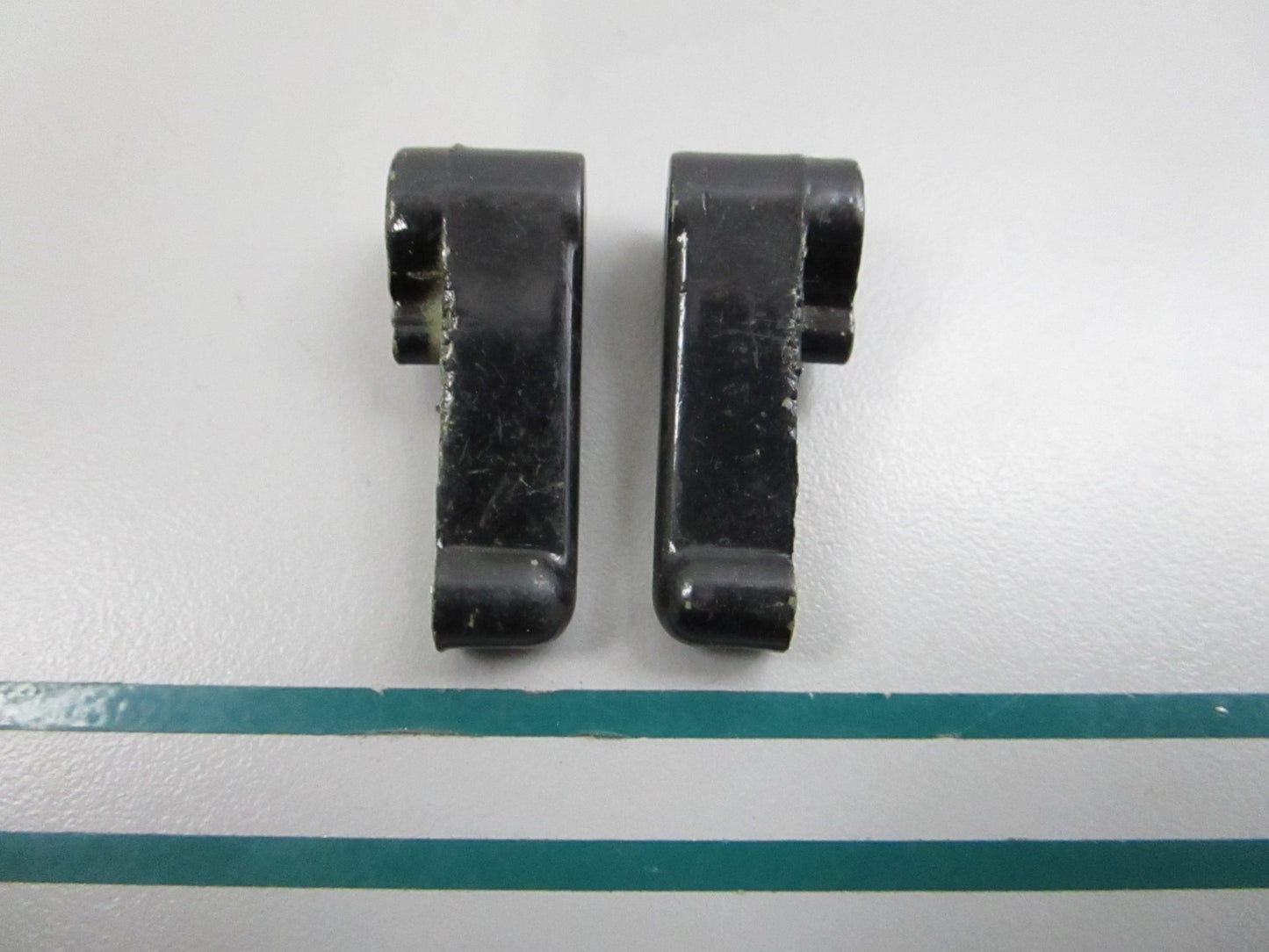 NEW OEM (LOT OF 2) 304360 0304360 OMC Johnson Evinrude Knob 0810